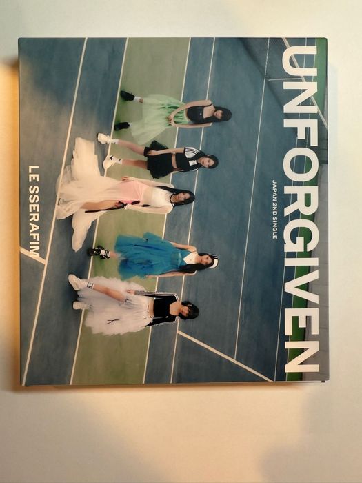 Album Le sserafim Unforgiven versiunea japoneza Airy bloom