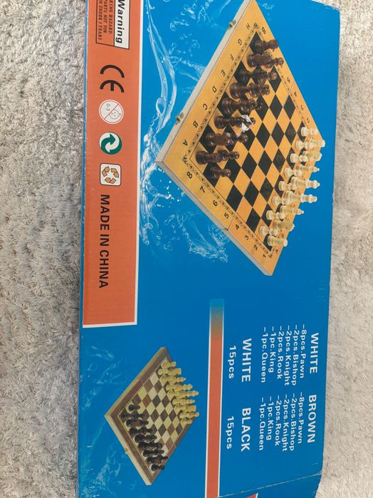 Масивен Дървен Шах и Табла