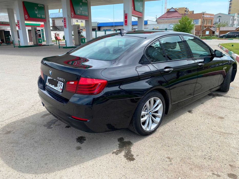 Продается BMW 5 520i 2015 российский учет