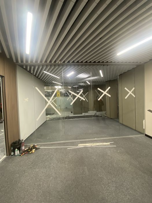 Тамбуры офисные перегародки