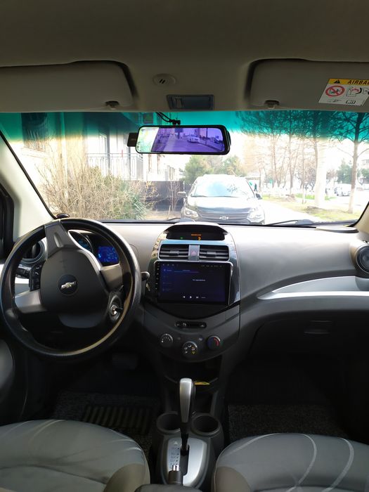 Yaxshi xolatdagi spark sotiladi