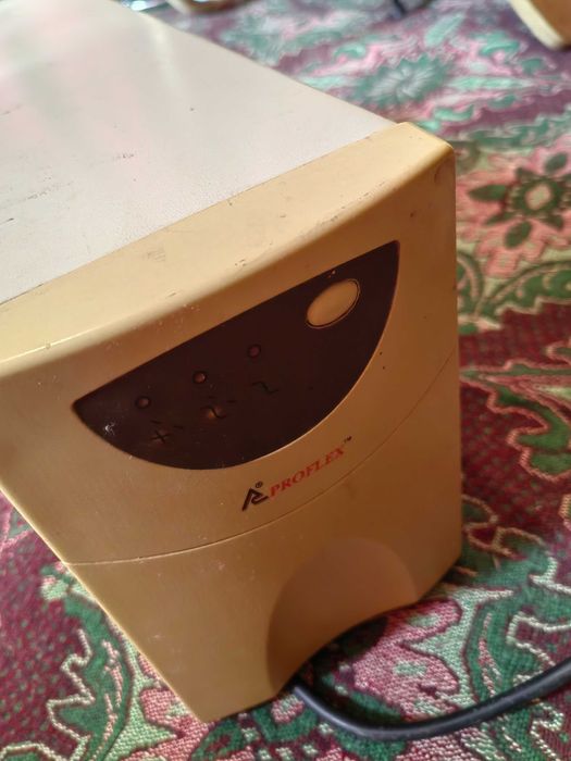 Почти нов стабилизатор на МЦел.напрежението