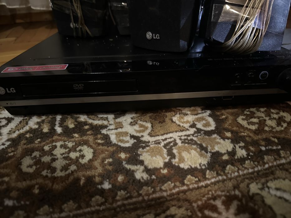 Продавам Домашно кино LG