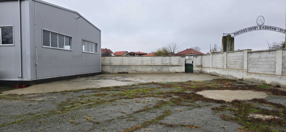 Дава се под наем Склад в с. Горно Сахране, Област Стара Загора - 294 кв.м за 700 € - Снимка #2