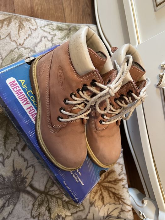 Ботинка женский