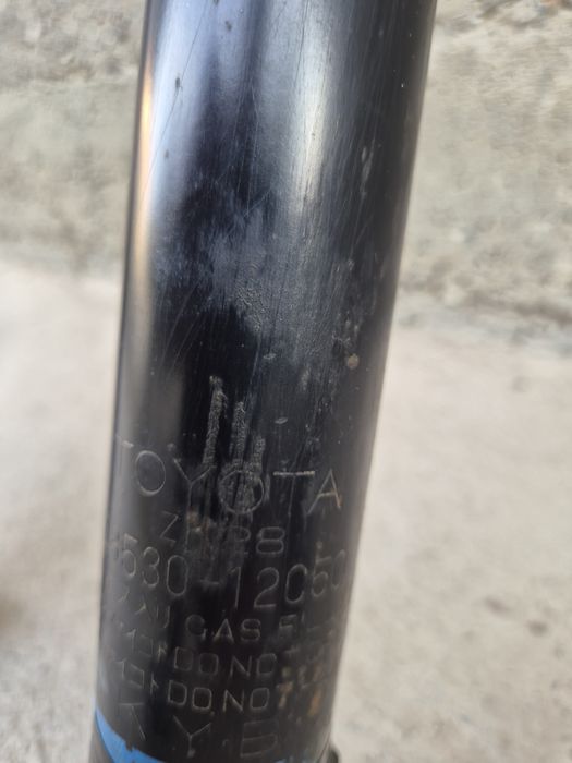 Амортизатор на тойота королла