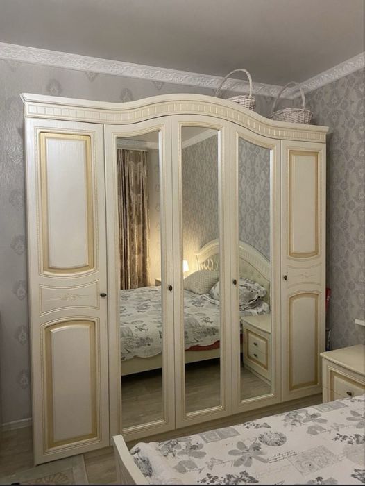 Продам мягкую мебель и гарнитур