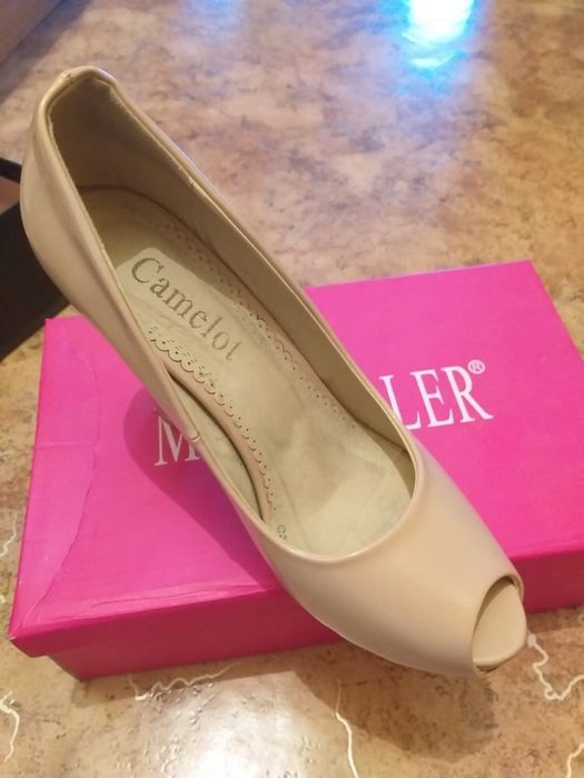 Продам туфли в отличном состояний