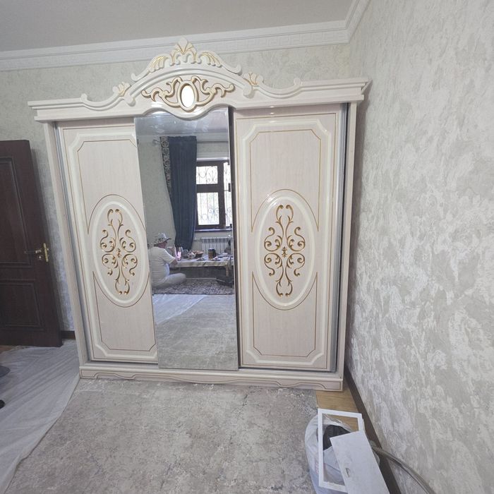 Срочно продам шкаф купе