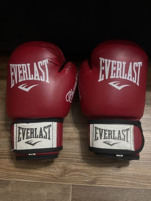 Боксерские перчатки бокс