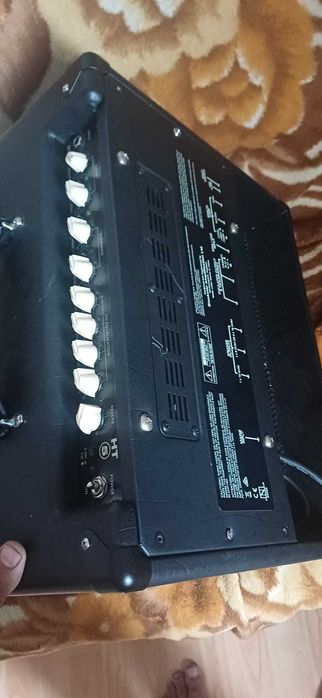 statie chitara Blackstar ht-5R MKII pe lampi