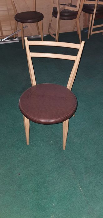 Stol stul komplekt sotiladi