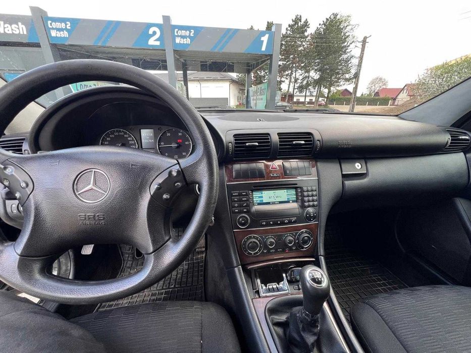 Mercedes    C220