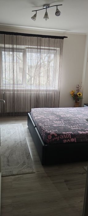 Apartament 3 camere, decomandat, parter, 85 mp