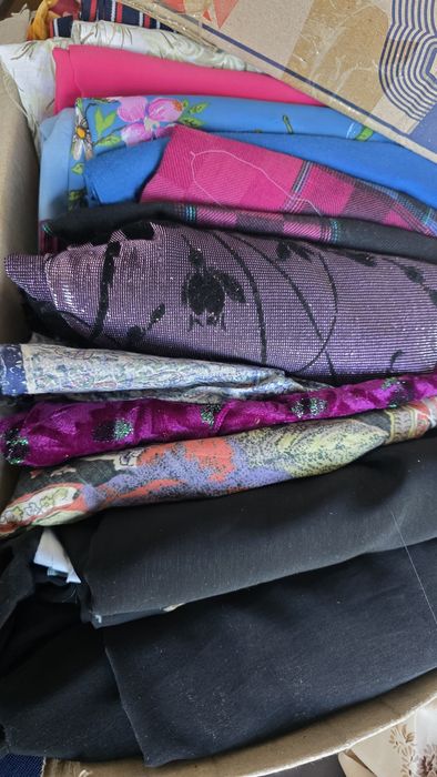 Отрезы ткани разные