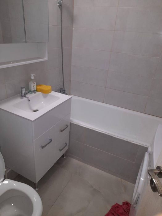Inchiriez garsoniera Baba Novac