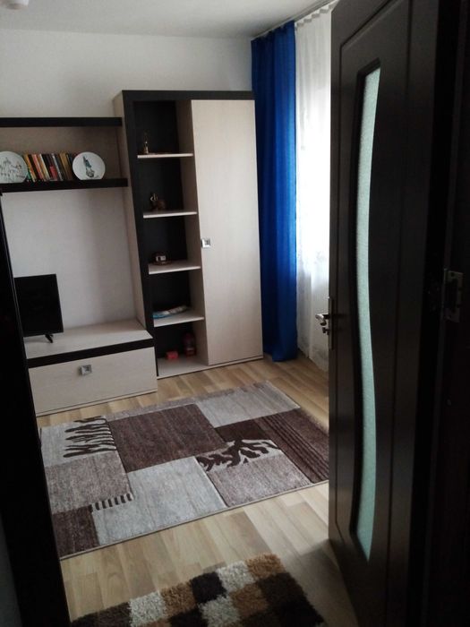 Închiriere garsonieră cu balcon Petroșani zona Hermes