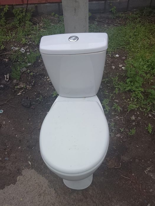 Продам унитаз в хорошем состоянии.