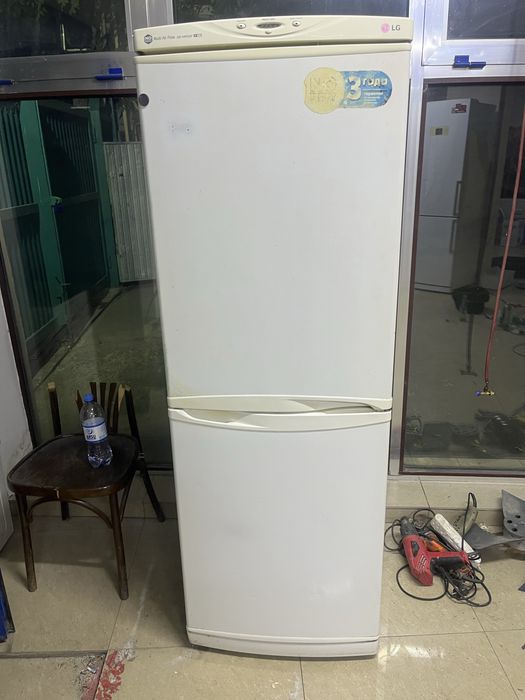 Холодильник продам бу LG