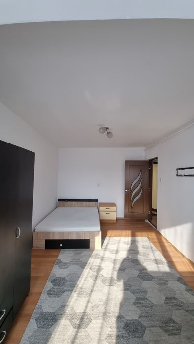 Garsoniera de inchiriat in bloc de apartamente