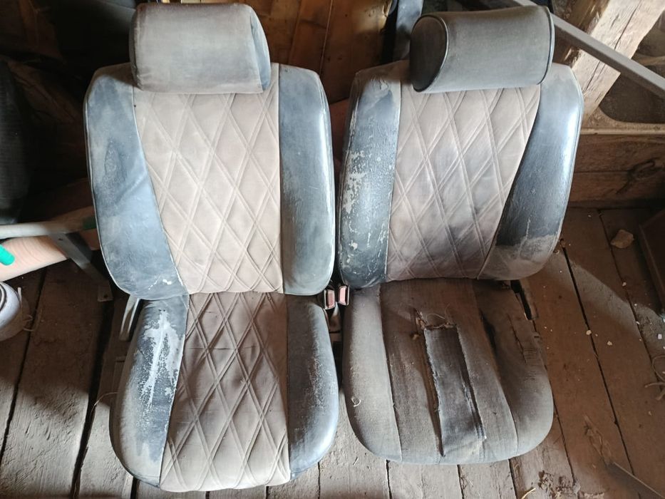 Продам сиденья бив е34