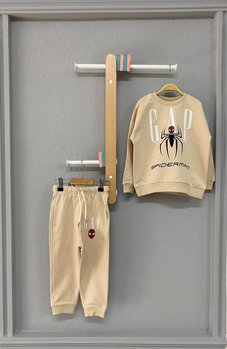 Детски екипи Gap и Jordan