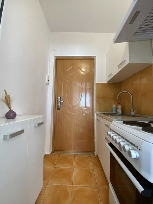 Vând garsonieră renovată, mobilată și utilată – zona Soarelui, proprietar