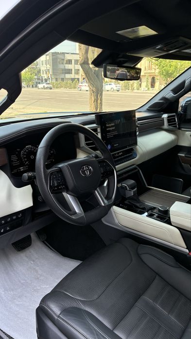 Toyota Sequoia Capstone