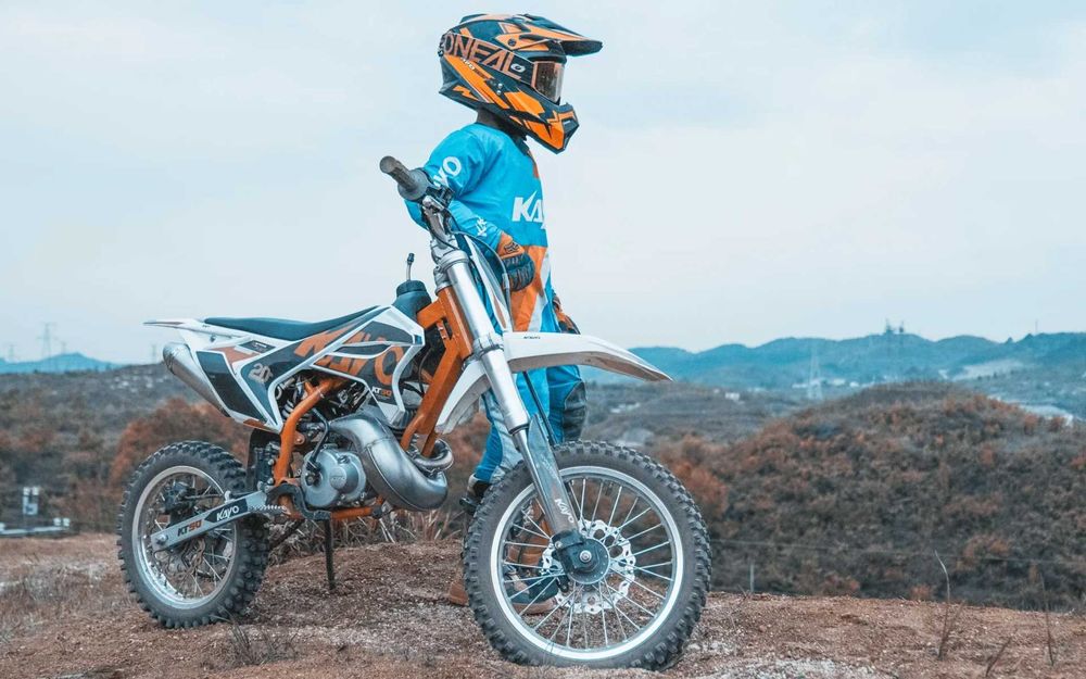 Motocicleta copii AUTOMATA KAYO KT50 + 5ani  (2T,50cc,8.3cp) la MYMOTO