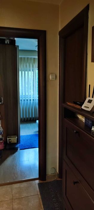 Particular: Vand apartament 3 camere, etaj 1 - zona Colentina, str. Radovanu 145.000 eur