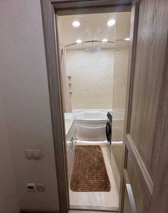 4-комнатная укомплектованная на Новомосковской