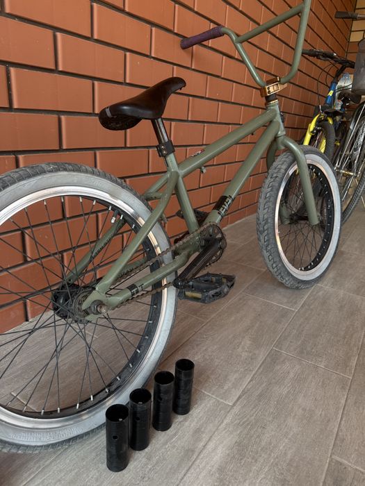 продам трюковой велосипед tech team