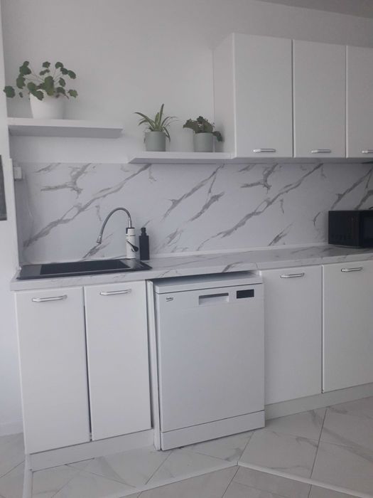 Продавам тристаен апартамент