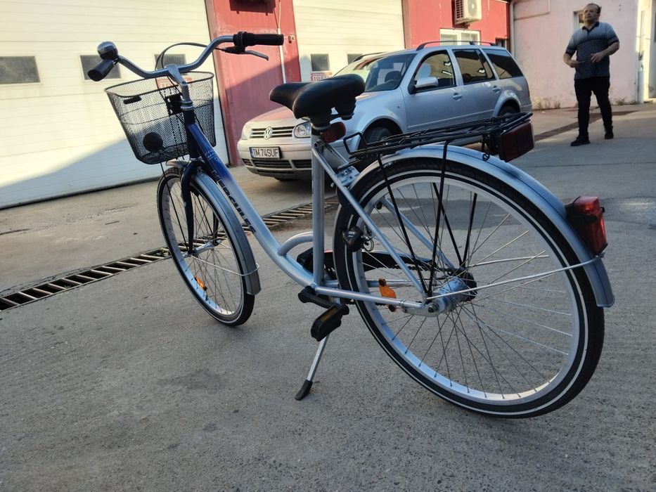Vând bicicleta pentru damă