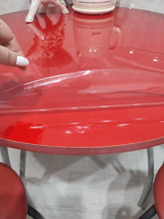 Стол с табуретками