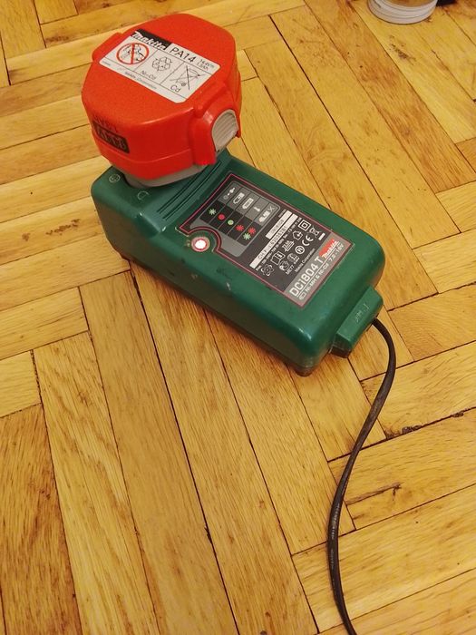 Оригинално зарядно макита 18волта