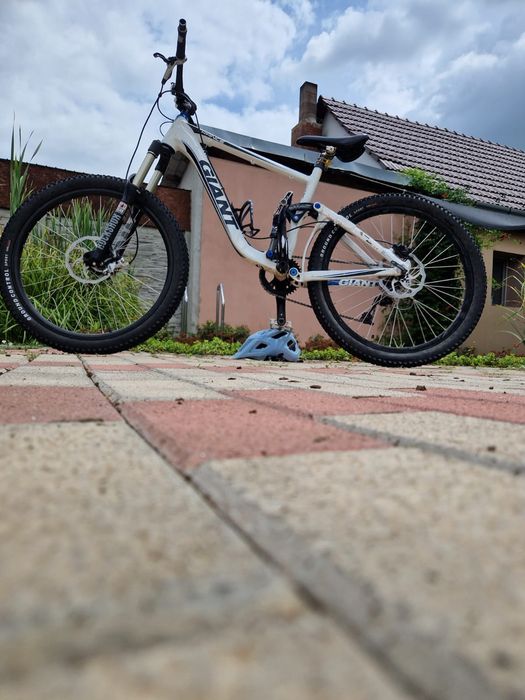 Vand bicicleta mtb Giant trance x5 2012 in stare buna