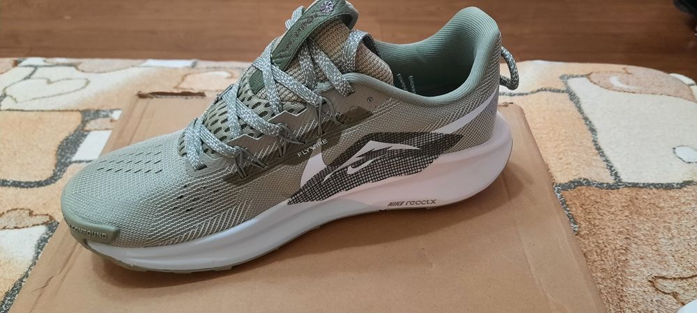 Мужские кроссовки  40р.