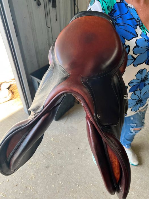 Седло за скачане  CWD Carbon 18”