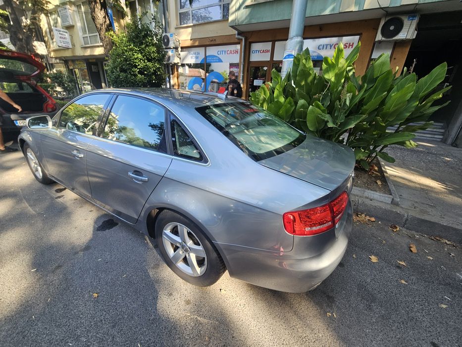 Автомобил Ауди А4