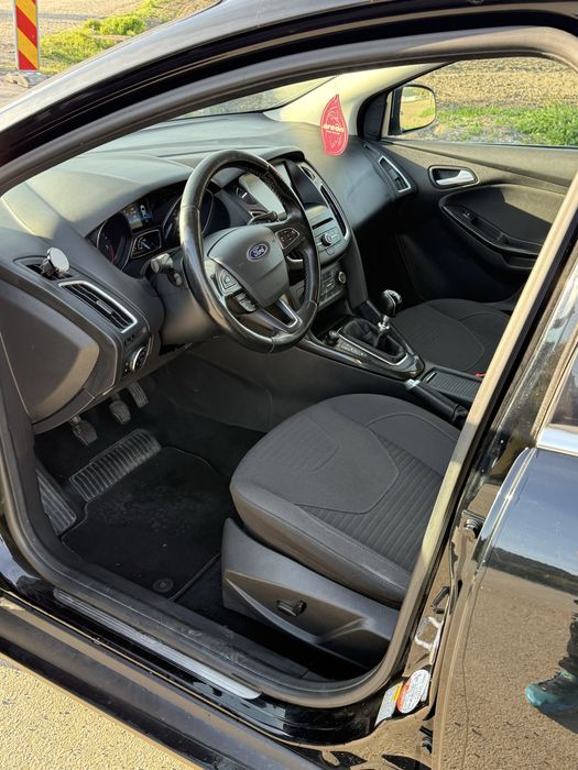 FORD focus titanium