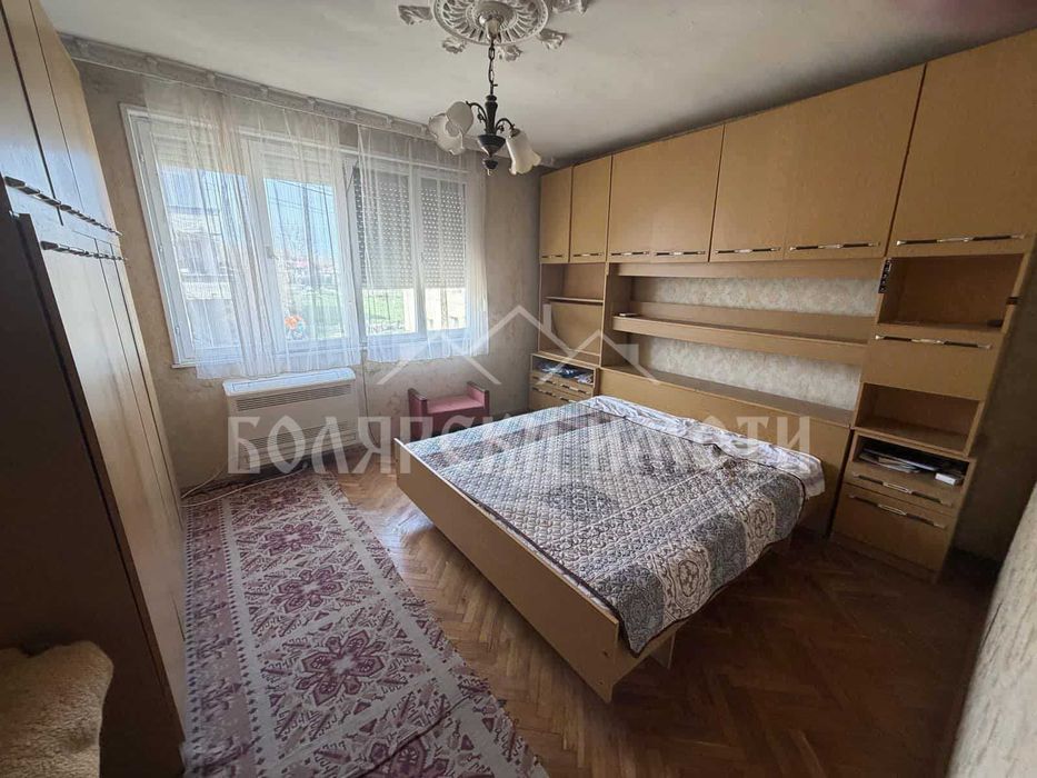 Монолитна двуетажна къща в с. Присово