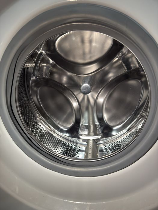 Стиральная машинка “INDESIT”