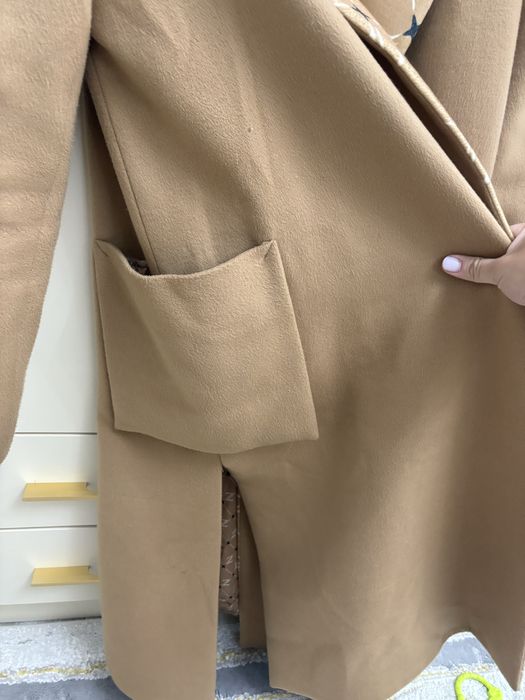 Продам пальто карамельный