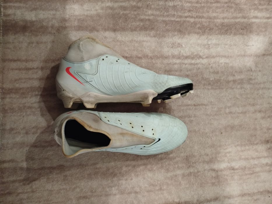Футболни бутонки Nike