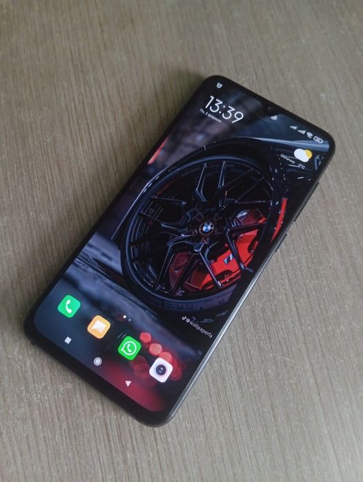 Продам или обменяю Mi 9 se