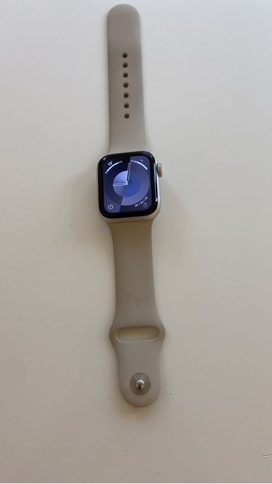 Apple Watch SE 2023.