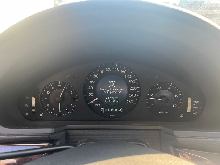 Mercedes E class w211 2.2 cdi automat usor Avariat