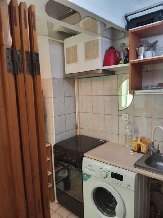 Închiriez garsonieră