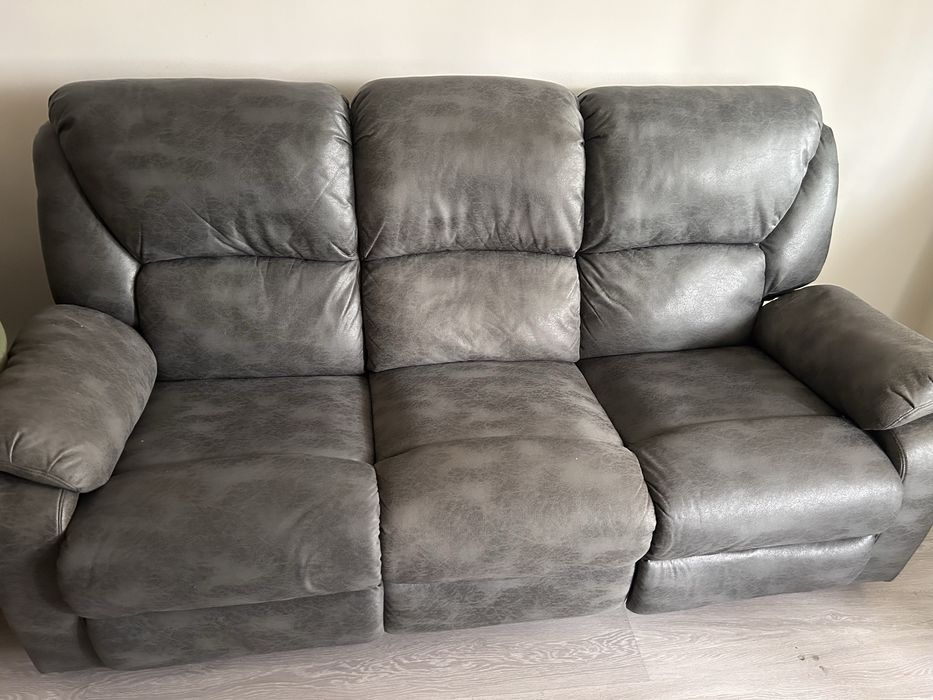 Canapea cu recliner